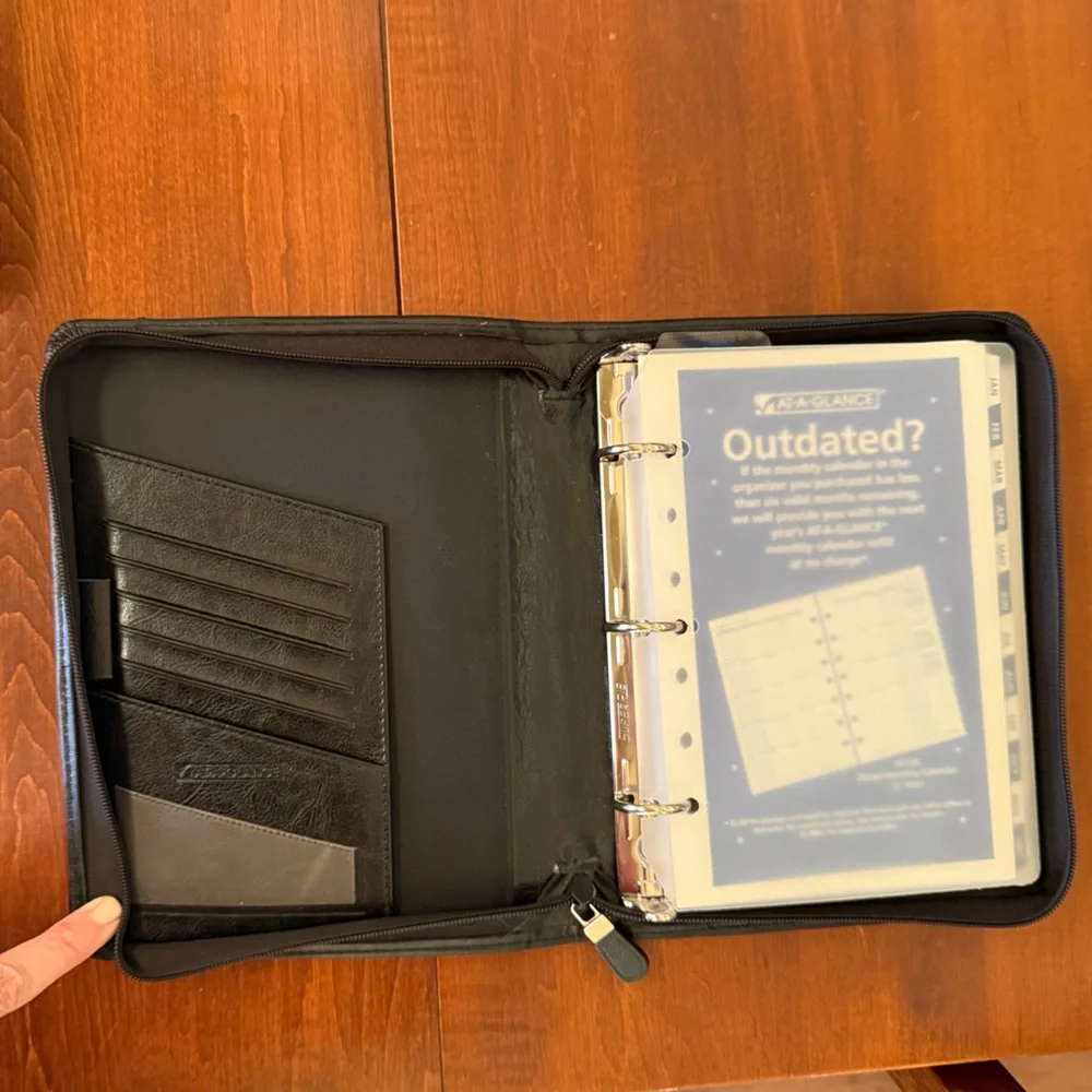 Vintage At a Glance Binder